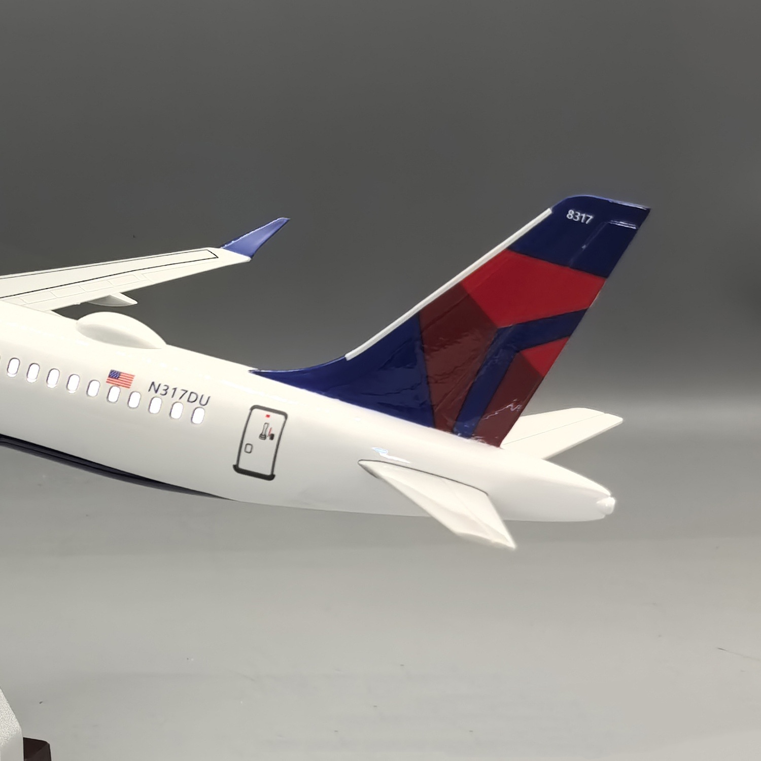 1/100 Scale Delta Air A220-300 - Model Kit Aircraft review and price